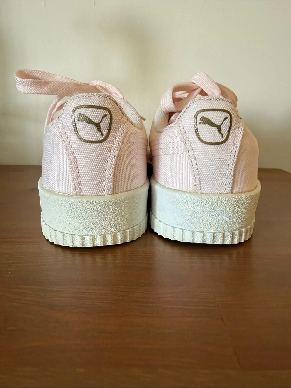 Puma Soft Foam Carina Summer Cat Shoes Casual Pink and White Women's size 7